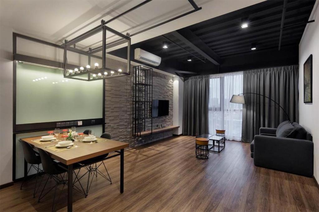 Exclusive Business Suite @ M Summit 191 George Town Exterior photo